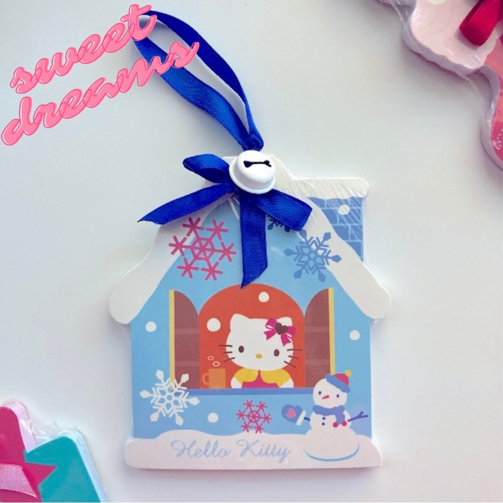 Sanrio | HK Christmas Snow House Notepad Stocking
Stuffer "Sweet Dreams" Item